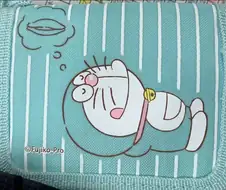 도라에몽이 도라야키를 상상하는 그림.