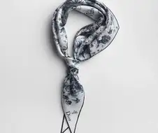 디올 신상 스카프