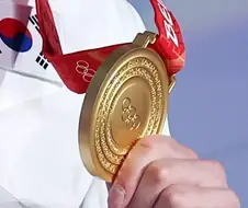 아겜) 최소 금메달 2번 정도면 군면제 납득이라도 간다.