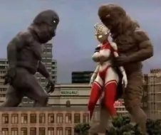 노출없는 울트라맨 코스프레.jpg