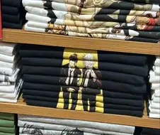 옷가게 직원이 옷 개기 만랩임.jpg