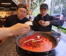 중국에서 마라탕 국물 먹을 놈이 욕인 이유.jpg