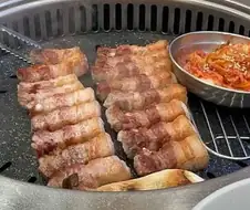 먹음직스러운것 과는 별개로 기분좋은거