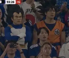 지구인들의 천하제일무술대회를 보러온 두 명.jpg