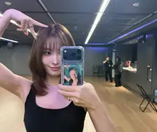 트와이스 모모 폰케이스