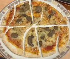 완벽하게 커팅된 피자