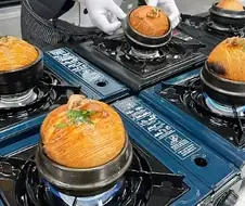 돼지국밥 빵.jpe