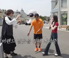 리센느 리브와 메이가 사이 돈독해지던 순간.jpg