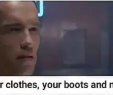 어느 남자가 네 옷과 부츠, 오토바이가 필요하다고 했다