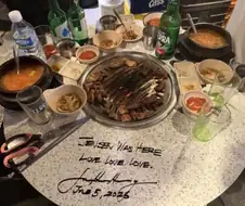 삼겹살집 테이블에 싸인하고 간 젠슨 황
