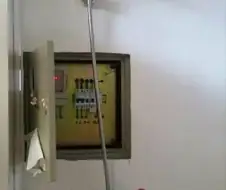 짜릿한 샤워실.jpg