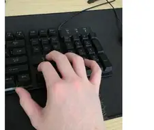 핏줄 보이는 남자가 매력이라던데.jpg