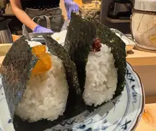 은퇴 후 주먹밥 식당을 차려 성공한 전직 액션배우