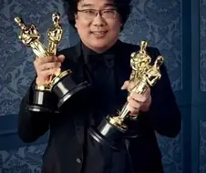 ??? : 그래미야.. 까불면 나처럼 된다