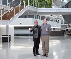 젠슨황을 만나 띠봉하는 이재용