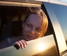 어릴 적 부모님이 차 창문 밖으로 고개 내밀지 말라고 했던 이유