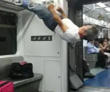 지하철 1호선이라는 게 개연성이 되는 상황